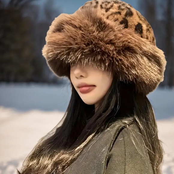 Accessories - Leopard Print Faux Fur Hat